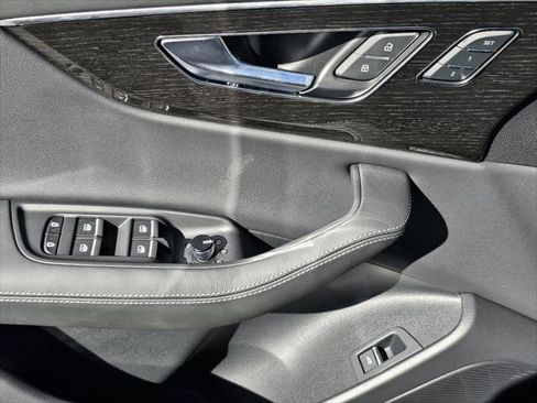 New 2026 Audi Q8 Prestige image 10