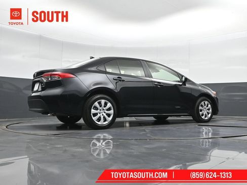 Used 2026 Toyota Corolla LE FWD image 37