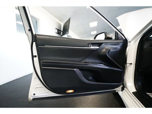 Used 2019 Toyota Camry SE image 15