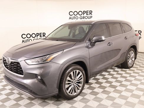 Used 2023 Toyota Highlander Platinum AWD/4WD image 10
