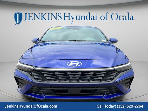 Certified 2025 Hyundai Elantra SEL FWD image 3