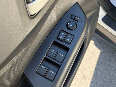 Used 2016 Honda CR-V LX image 13