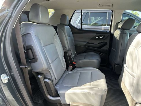 Used 2020 Chevrolet Traverse Premier FWD image 18