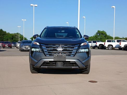 Used 2024 Nissan Rogue SL FWD image 3