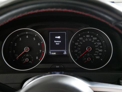 Used 2015 Volkswagen GTI S FWD image 21