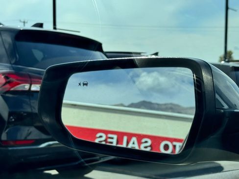 Used 2021 Chevrolet Malibu LT image 18