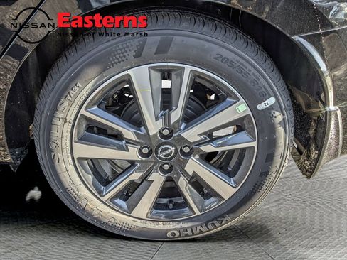 New 2025 Nissan Versa SV w/ Trunk Package image 27