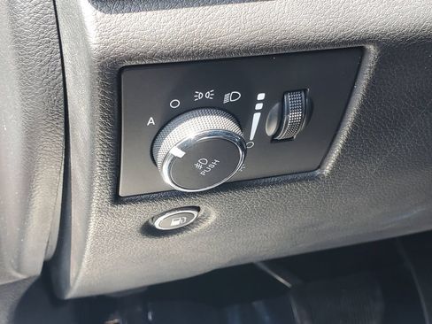 Used 2021 Jeep Grand Cherokee Limited AWD/4WD image 10