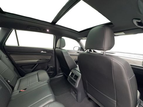 Used 2023 Volkswagen Atlas Cross Sport SE w/ Panoramic Sunroof Package FWD image 25