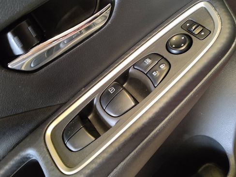 Used 2024 Nissan Versa SR w/ Trunk Package FWD image 27