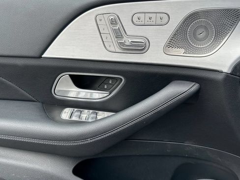 Used 2024 Mercedes-Benz GLS 450 4MATIC image 11