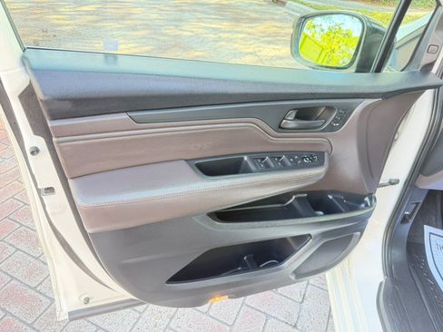 Used 2018 Honda Odyssey Touring image 12