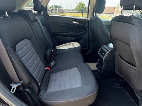 Used 2020 Ford Edge SE FWD image 23