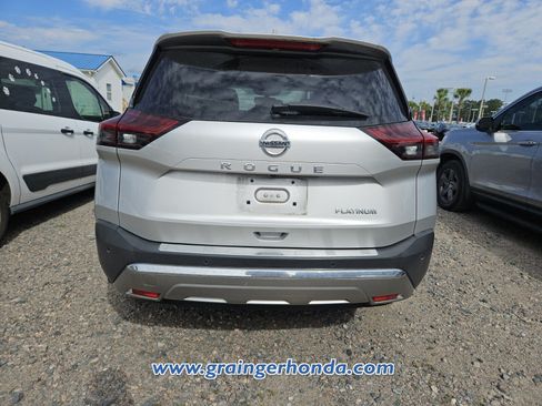 Used 2021 Nissan Rogue Platinum FWD image 8