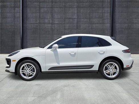 Certified 2023 Porsche Macan AWD/4WD image 2