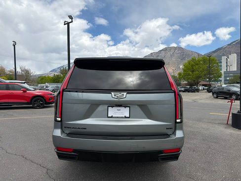 Used 2023 Cadillac Escalade ESV Sport w/ LPO, ONYX Package AWD/4WD image 7
