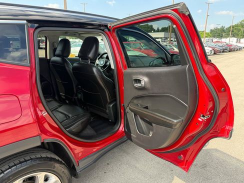 Used 2018 Jeep Compass Limited w/ Safe & Security Group AWD/4WD image 10