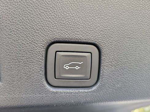 Used 2025 Buick Enclave Sport Touring w/ Power Package image 19