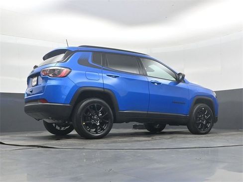 New 2026 Jeep Compass Latitude image 39