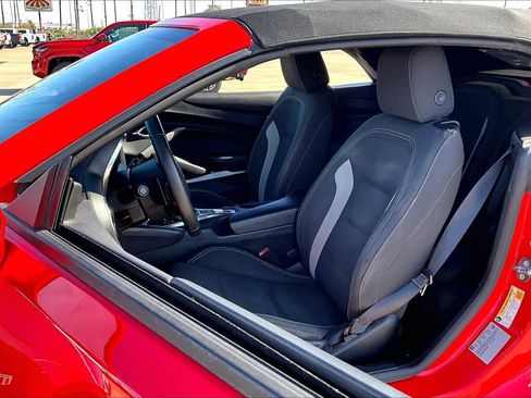 Used 2018 Chevrolet Camaro LT image 5