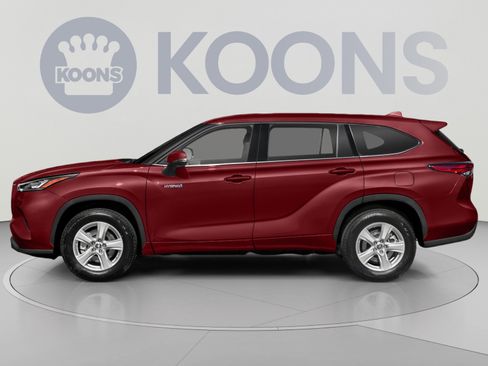Used 2020 Toyota Highlander XLE AWD/4WD image 4