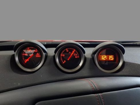 Used 2020 Nissan 370Z Coupe RWD image 30