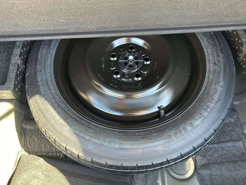 Used 2025 Kia Sportage EX image 11