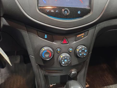 Used 2016 Chevrolet Trax LS AWD/4WD image 18