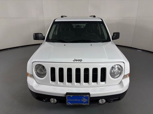 Used 2017 Jeep Patriot Latitude image 3