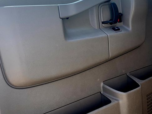 Used 2017 GMC Savana 2500 Extended image 10