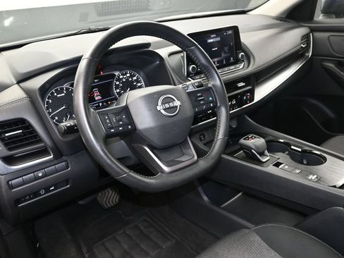 Used 2025 Nissan Rogue SV FWD image 20