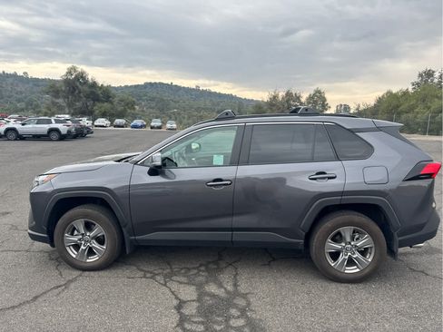 Used 2024 Toyota RAV4 XLE AWD/4WD image 8