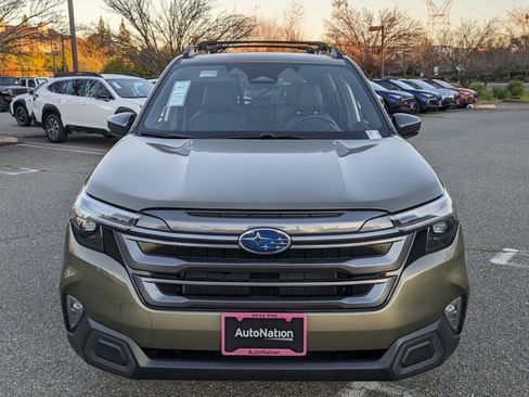 Used 2025 Subaru Forester Limited image 6