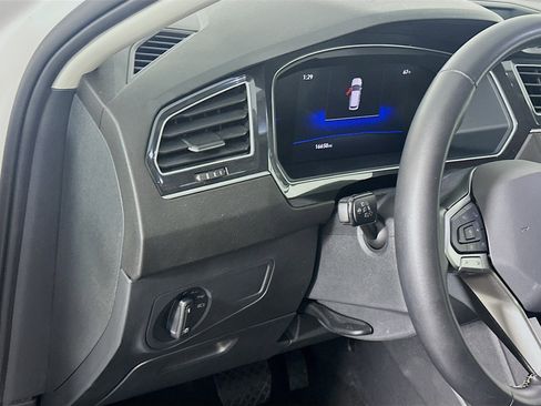 Used 2024 Volkswagen Tiguan S image 17