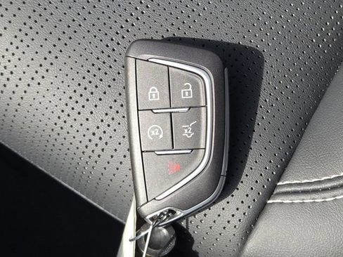 Used 2025 Cadillac Optiq Luxury 2 w/ LPO, Floor Liner Package AWD/4WD image 37