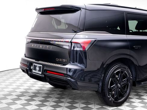New 2026 INFINITI QX80 4WD w/ Sport Exterior Package image 32