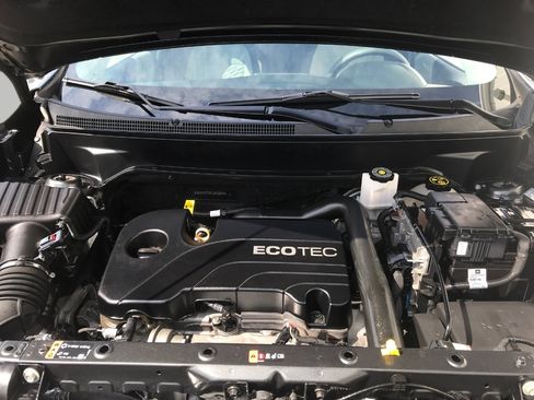 Used 2020 Chevrolet Equinox LS w/ LS Convenience Package image 8