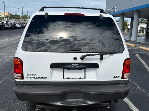 Used 2000 Ford Explorer XLS RWD image 4