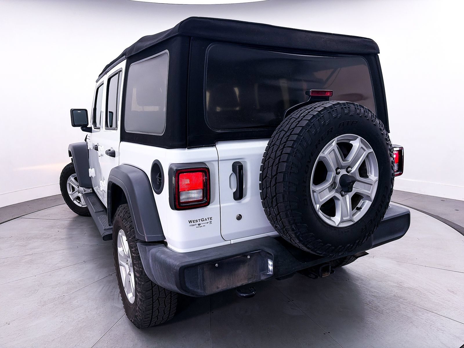 Used 2018 Jeep Wrangler Unlimited Sport S AWD/4WD image 8