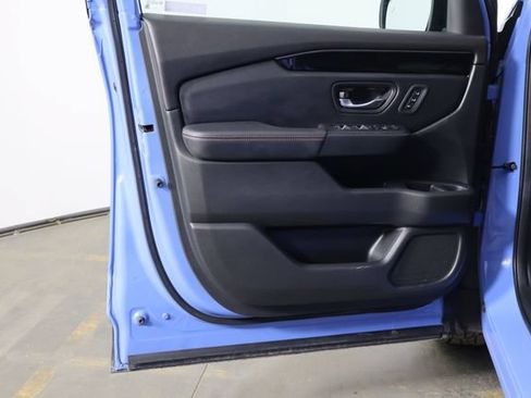 Used 2025 Honda Pilot TrailSport image 19