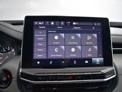 Used 2024 Jeep Compass Limited image 25