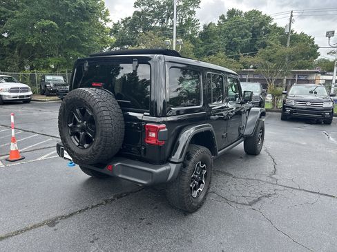 Used 2022 Jeep Wrangler Unlimited Rubicon 4xe AWD/4WD image 9