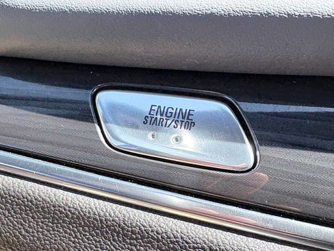 Used 2024 Buick Enclave Essence FWD image 18