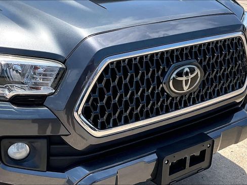 Used 2019 Toyota Tacoma TRD Sport w/ TRD Premium Sport Package RWD image 30