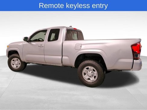 Used 2022 Toyota Tacoma SR w/ SR Convenience Package image 4