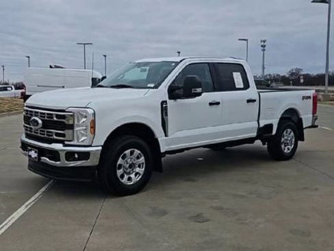 Used 2024 Ford F250 XLT w/ FX4 Off-Road Package AWD/4WD image 4