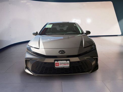 Used 2025 Toyota Camry SE FWD image 8
