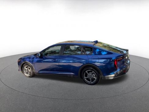 Used 2025 Kia K4 LXS image 10