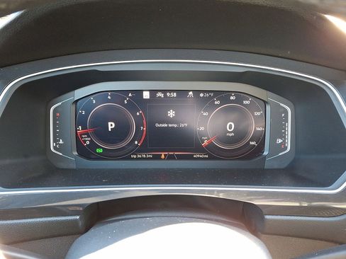 Used 2024 Volkswagen Tiguan SEL R-Line image 21