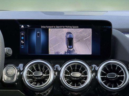 New 2026 Mercedes-Benz GLA 250 4MATIC image 16